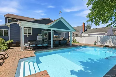 852 Jackson Avenue, Franklin Square, NY 11010 - Photo 29