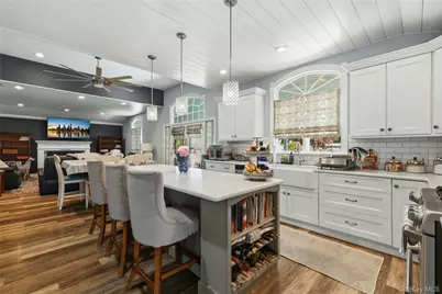 852 Jackson Avenue, Franklin Square, NY 11010 - Photo 7