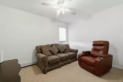 852 Jackson Avenue, Franklin Square, NY 11010 - Photo 15