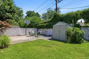 852 Jackson Ave, Franklin Square, NY 11010 - Photo 27