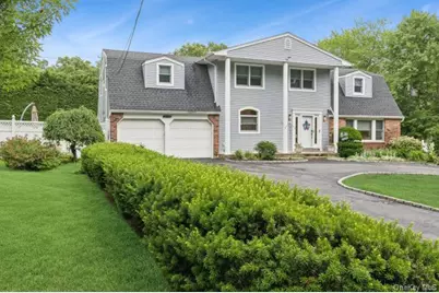 21 Fairoaks Lane, Smithtown, NY 11787 - Photo 1
