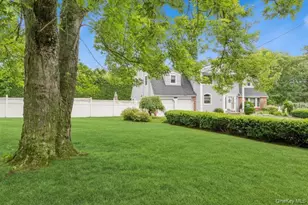 21 Fairoaks Ln, Smithtown, NY 11787 - Photo 3