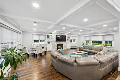 21 Fairoaks Lane, Smithtown, NY 11787 - Photo 7
