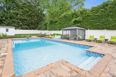 21 Fairoaks Lane, Smithtown, NY 11787 - Photo 29