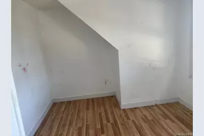 12 Walter Avenue, Hicksville, NY 11801 - Photo 3