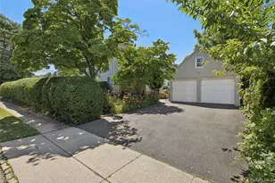 1472 Middle Neck Rd, Port Washington, NY 11050 - Photo 19