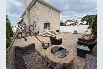 264 Doherty Avenue, Elmont, NY 11003 - Photo 5