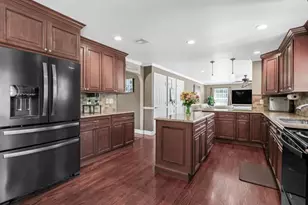 14 Tulip Ave, Farmingville, NY 11738 - Photo 7