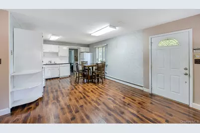 9 Daniel Court, Ronkonkoma, NY 11779 - Photo 13