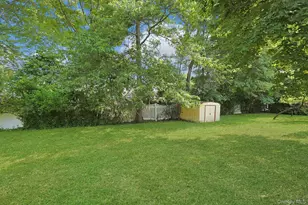 635 Gilbert Ave, Pearl River, NY 10965 - Photo 3