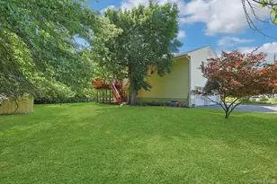 635 Gilbert Ave, Pearl River, NY 10965 - Photo 5