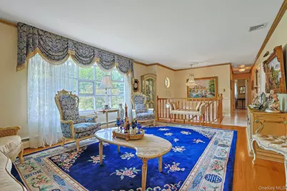 635 Gilbert Avenue, Pearl River, NY 10965 - Photo 9