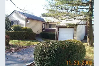 12 Janet Place, Valley Stream, NY 11581 - Photo 1