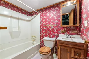 1680 Pine Acres Blvd, Bay Shore, NY 11706 - Photo 27