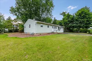 1680 Pine Acres Blvd, Bay Shore, NY 11706 - Photo 35