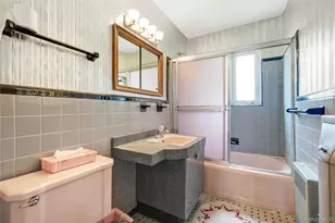 59-37 69th Ln, Maspeth, NY 11378 - Photo 9