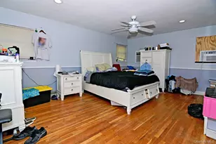 36 Willow St, Selden, NY 11784 - Photo 23