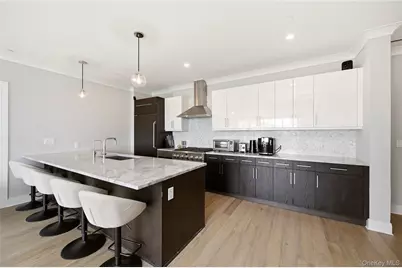 100 Garvies Point Road #1311, Glen Cove, NY 11542 - Photo 7