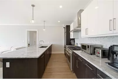 100 Garvies Point Road #1311, Glen Cove, NY 11542 - Photo 9