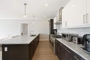 100 Garvies Point Rd, Glen Cove, NY 11542 - Photo 9