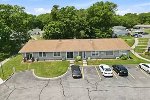 158 Falmouth Ct, Ridge, NY 11961 - Photo 3