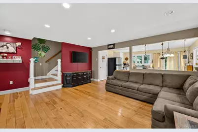 125 Keller Drive, Mastic, NY 11950 - Photo 9