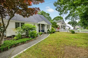 125 Keller Dr, Mastic, NY 11950 - Photo 5