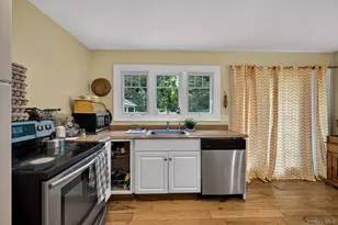 125 Keller Dr, Mastic, NY 11950 - Photo 11