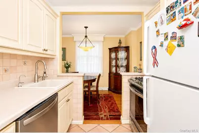 182-12 Horace Harding Expressway #1K, Fresh Meadows, NY 11365 - Photo 5