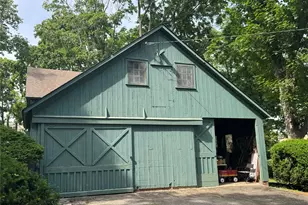 33 Crosby St, Center Moriches, NY 11934 - Photo 3
