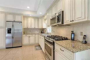 61 Yale Ave, Oakdale, NY 11769 - Photo 3