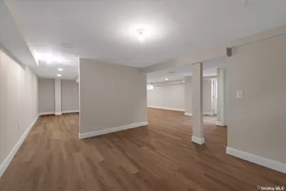 102 Kate Drive, New Hyde Park, NY 11040 - Photo 29