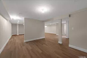 102 Kate Dr, New Hyde Park, NY 11040 - Photo 29