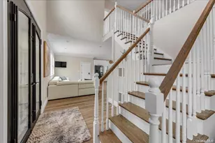 102 Kate Dr, New Hyde Park, NY 11040 - Photo 3