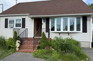 90 Grandview Dr, Shirley, NY 11967 - Photo 41