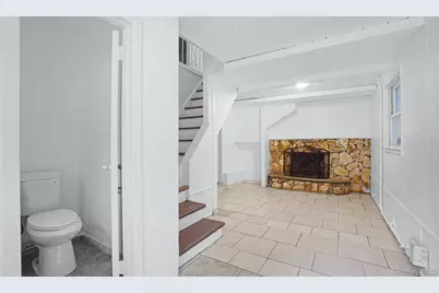 185 E 17th Street, Huntington Station, NY 11746 - Photo 19