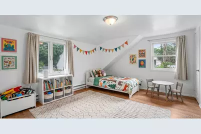 185 E 17th Street, Huntington Station, NY 11746 - Photo 21