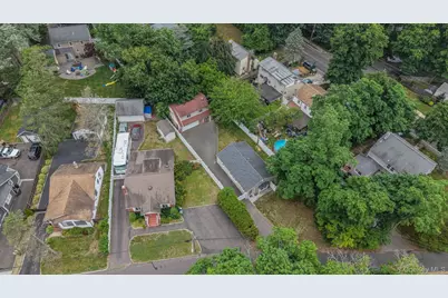 185 E 17th Street, Huntington Station, NY 11746 - Photo 33