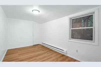 185 E 17th Street, Huntington Station, NY 11746 - Photo 25