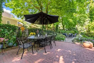 10 Rancher Pl, Huntington, NY 11743 - Photo 35