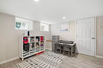 29 Homestead Road, Scarsdale, NY 10583 - Photo 17