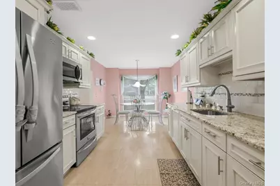 181 North Lane, Smithtown, NY 11787 - Photo 5