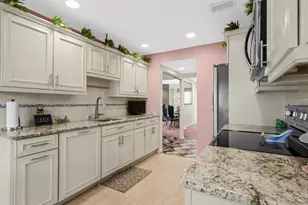 181 North Ln, Smithtown, NY 11787 - Photo 3