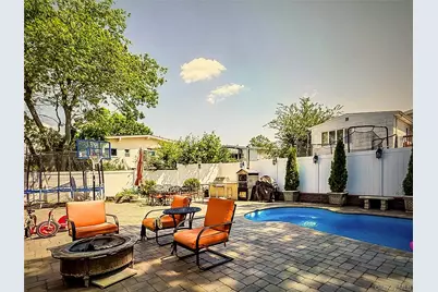 1758 John Street, Merrick, NY 11566 - Photo 5
