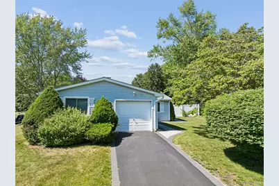 77 Masonic Avenue, Holtsville, NY 11742 - Photo 3