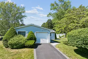77 Masonic Ave, Holtsville, NY 11742 - Photo 3
