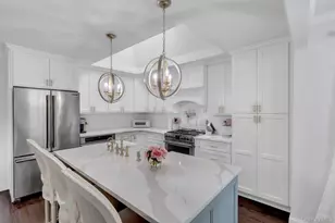 31 Leeds Ln, North Babylon, NY 11703 - Photo 9
