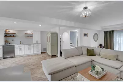 31 Leeds Lane, North Babylon, NY 11703 - Photo 21