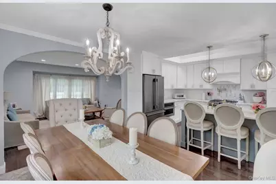 31 Leeds Lane, North Babylon, NY 11703 - Photo 5