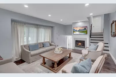 31 Leeds Lane, North Babylon, NY 11703 - Photo 3